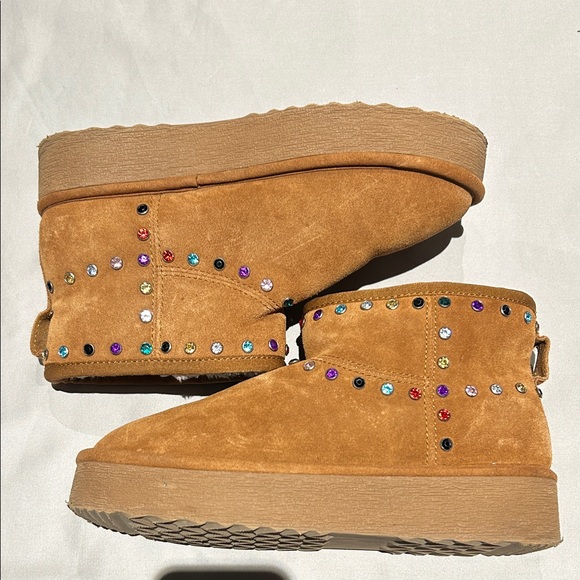 Steve Madden Tan Suede Embellished Warm Boots - Picture 3 of 4